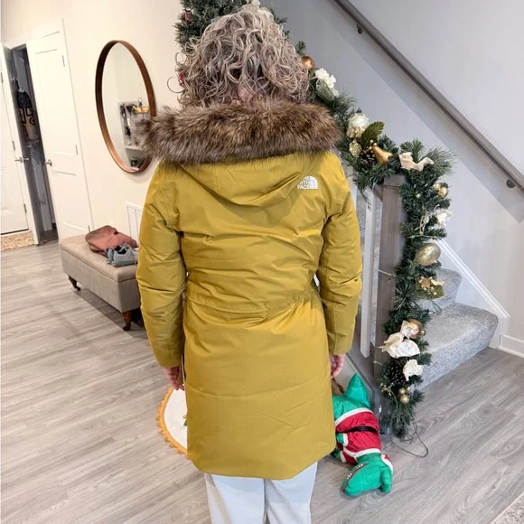 Women’s The North Face Arctic Insulated Parka Amber Green Winter Coat NWT!